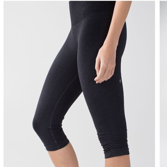 Lululemon In The Flow Crop II - Picture 2 of 9